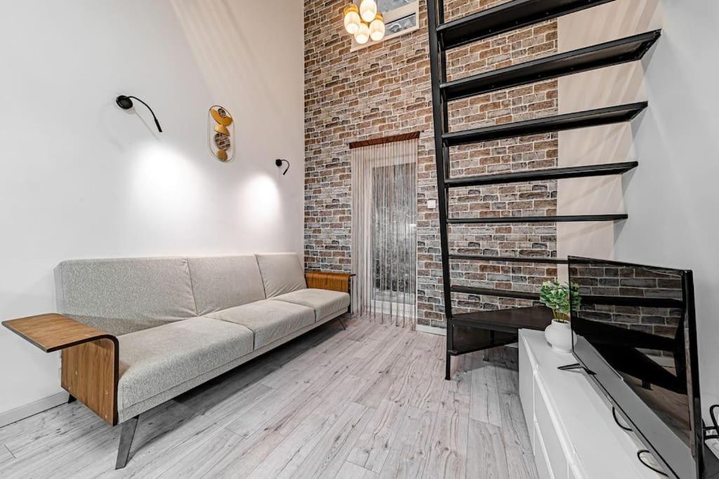 Appartement Chic Loft Bp: Industrial Gem à Budapest Extérieur photo