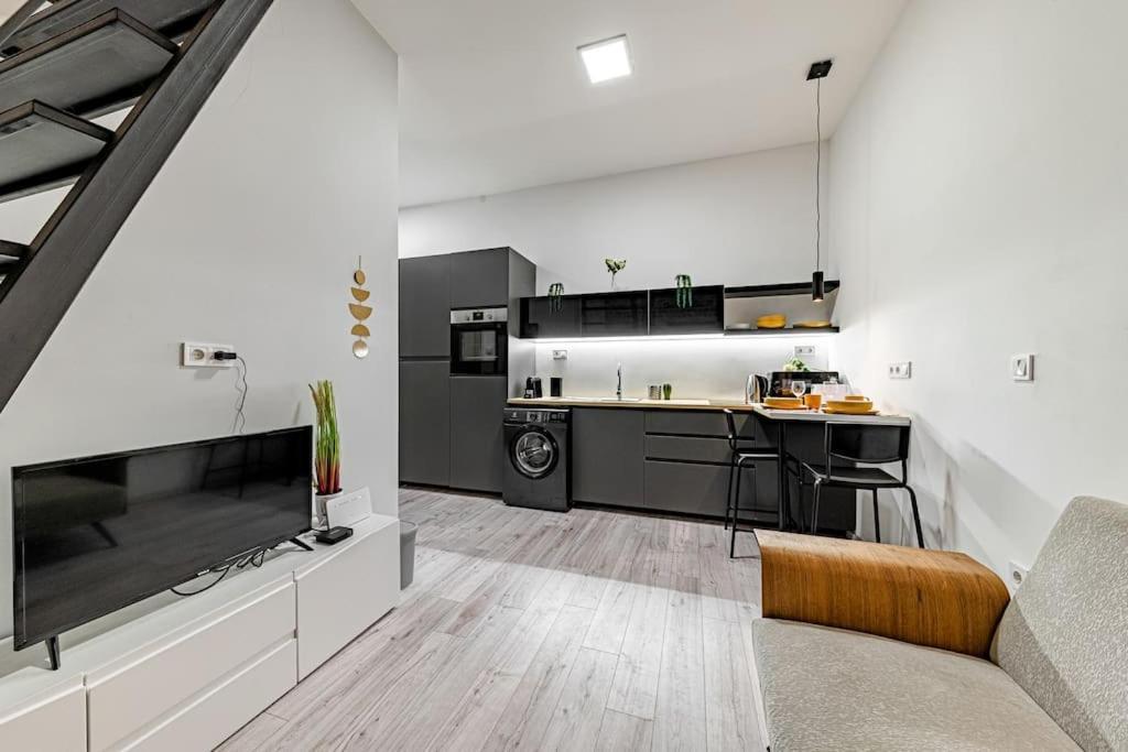 Appartement Chic Loft Bp: Industrial Gem à Budapest Extérieur photo